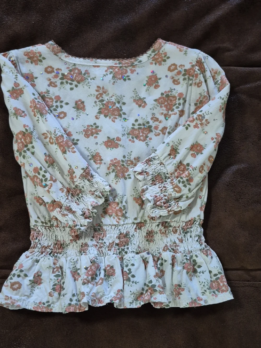 Little Lass Cream Floral Blouse with Mauve Trim, Matching Lehgings, W/ Hair Bow. - Picture 4 of 6